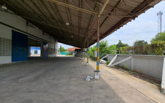 โกดังให้เช่าทำเลรามอินทรา เดินทางสะดวก ใกล้วงแหวน ทางด่วน และถนนกาญจนาภิเษก รองรับรถใหญ่เข้า-ออกได้