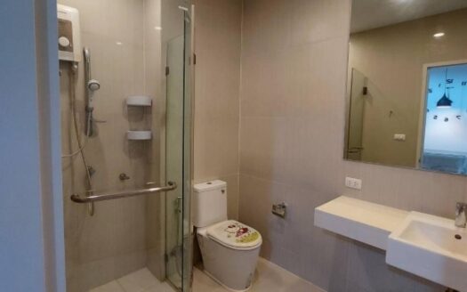 ห้องชั้นสูง วิวสวย อยู่สบาย Chewathai Ramkhamhaeng ห้องพร้อมอยู่ ในราคา 10k