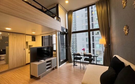 ห้อง Loft เพดานสูง Chewathai Residence Asoke | ใกล้ MRT พระราม 9 | ห้อง Duplex หรูหรา อยู่สบาย | ลากกระเป๋าเข้ามาได้เลย